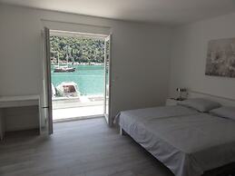 Villa Riva - Five Bedroom Villa With Pool and Sea View