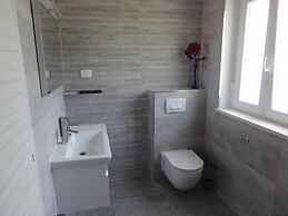 Villa Riva - Five Bedroom Villa With Pool and Sea View