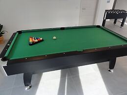 Villa Riva - Five Bedroom Villa With Pool and Sea View