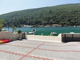 Villa Riva - Five Bedroom Villa With Pool and Sea View