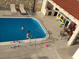 Villa Riva - Five Bedroom Villa With Pool and Sea View