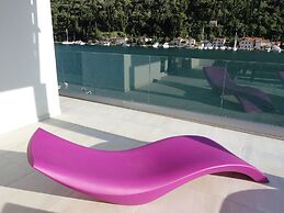 Villa Riva - Five Bedroom Villa With Pool and Sea View