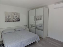 Villa Riva - Five Bedroom Villa With Pool and Sea View