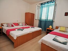 Apartments Sea Star - One Bedroom Apartment With Balcony