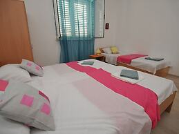 Apartments Sea Star - One Bedroom Apartment With Balcony