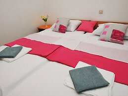 Apartments Sea Star - One Bedroom Apartment With Balcony