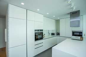 Acqua House by Rent4all