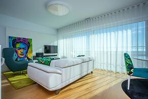 Acqua House by Rent4all