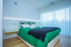 Acqua House by Rent4all