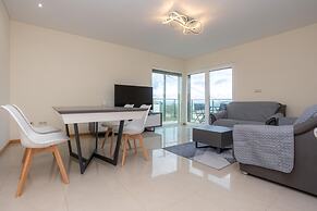 Buarcos Sunset Apartment by Rent4all