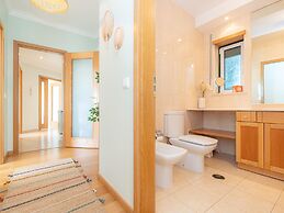 Atlantic Ocean Pool Apartment