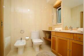 Atlantic Ocean Pool Apartment