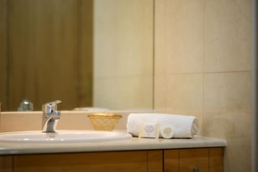 Atlantic Ocean Pool Apartment