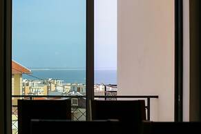 Atlantic Ocean Pool Apartment