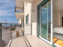 Atlantic Ocean Pool Apartment