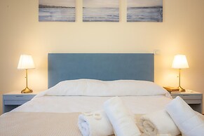 Marginal Oceanica Apartment