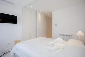 Sea Side Luxury Apartment