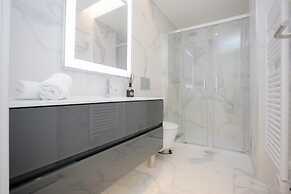 Sea Side Luxury Apartment