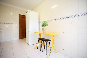 Sea View Apartment by Rent4all