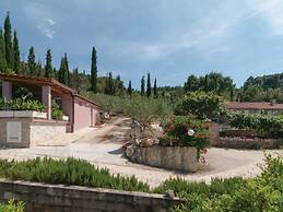 Holiday Home Blossom - Four Bedroom Holiday Home With Outdoor Pool and