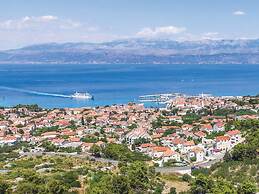 Holiday Home Blossom - Four Bedroom Holiday Home With Outdoor Pool and