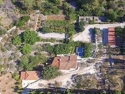 Holiday Home Blossom - Four Bedroom Holiday Home With Outdoor Pool and