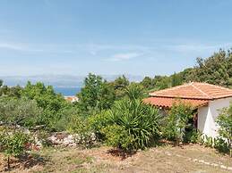 Holiday Home Blossom - Four Bedroom Holiday Home With Outdoor Pool and