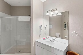 5000 Cayview Avenue #304