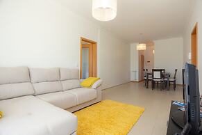 Foz Village Beach by Rent4all