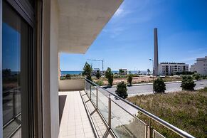 Foz Village Beach by Rent4all