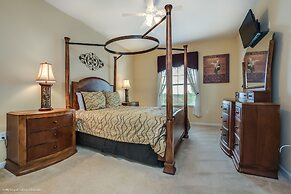 Beautiful Lakeview Condo W/private Balcony