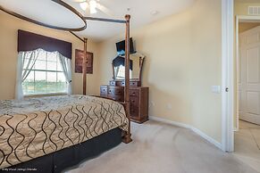 Beautiful Lakeview Condo W/private Balcony