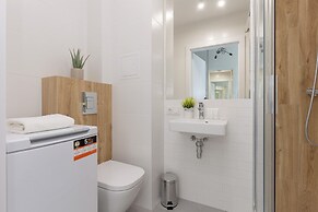 Sunny Studio Ochota by Renters