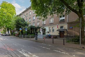 Sunny Studio Ochota by Renters