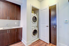 Rooftop Suite - Walk to CN Tower, MTCC, Entertainment District