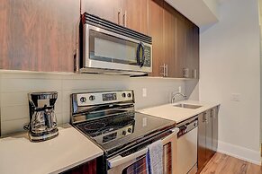 Rooftop Suite - Walk to CN Tower, MTCC, Entertainment District