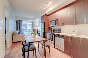 Rooftop Suite - Walk to CN Tower, MTCC, Entertainment District