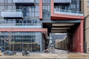 Rooftop Suite - Walk to CN Tower, MTCC, Entertainment District