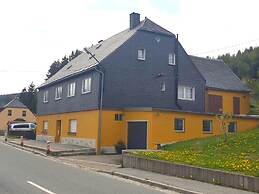 Spacious Holiday Home in Barenstein With Garden