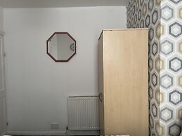 Charming 2-bed House in Wavertree Liverpool