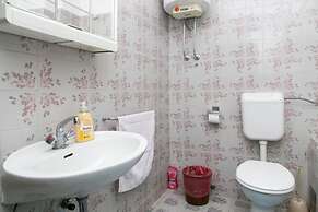 Apartment Angelina - Three Bedroom Apartment With Balcony and Sea View