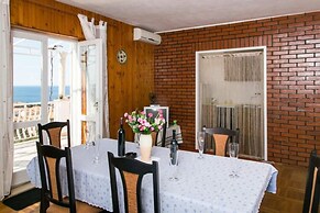 Apartment Angelina - Three Bedroom Apartment With Balcony and Sea View
