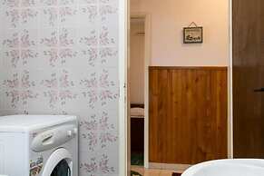 Apartment Angelina - Three Bedroom Apartment With Balcony and Sea View