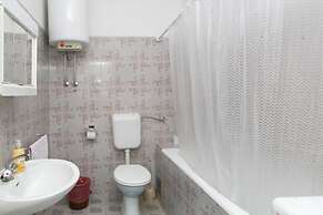 Apartment Angelina - Three Bedroom Apartment With Balcony and Sea View