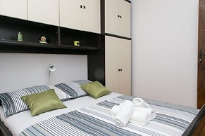 Apartment Angelina - Three Bedroom Apartment With Balcony and Sea View