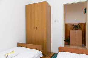 Apartment Angelina - Three Bedroom Apartment With Balcony and Sea View