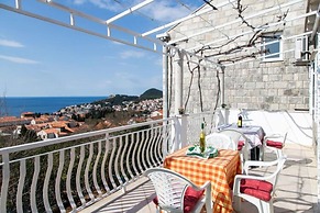 Apartment Angelina - Three Bedroom Apartment With Balcony and Sea View