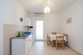 Apartments Boguvila - Two-bedroom Standard Apartment With Terrace -