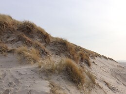 Fine Dune Chalet in Hollum