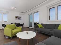Apartment M&J - Comfort Two Bedroom Apartment With Terrace and Sea Vie